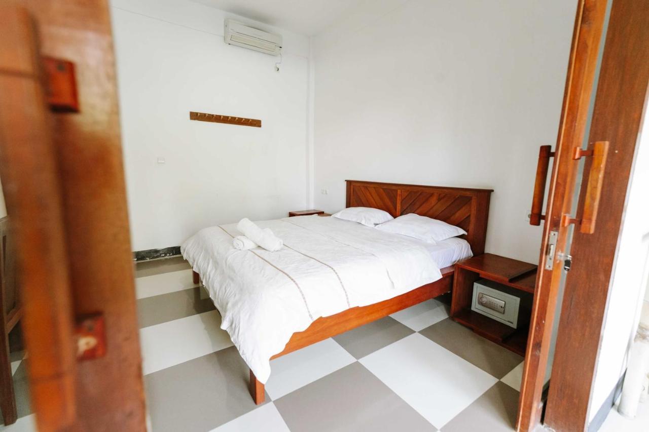 Dream Cowork Hotel Kuta  Exterior photo
