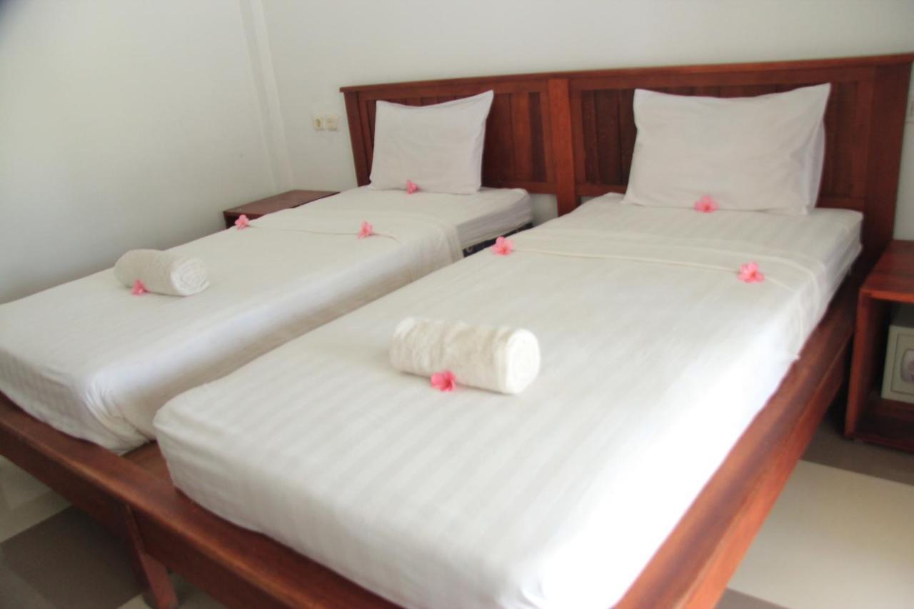 Dream Cowork Hotel Kuta  Exterior photo
