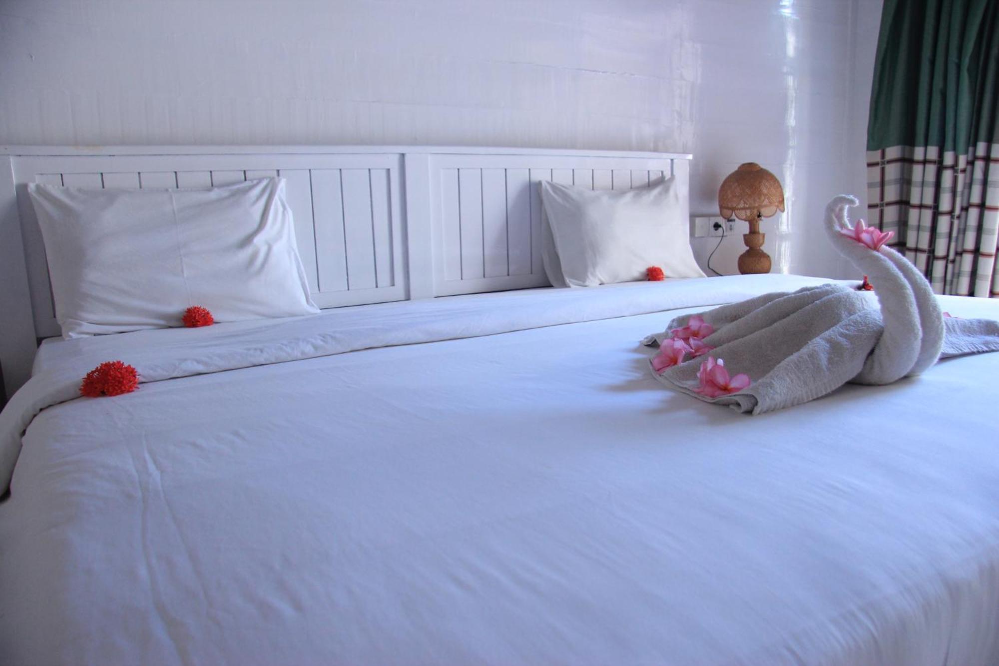 Dream Cowork Hotel Kuta  Exterior photo